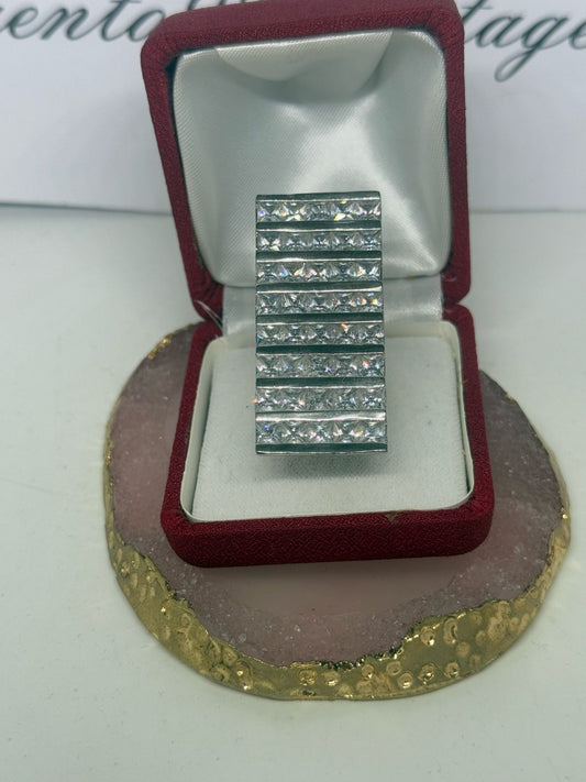 Anello in argento 925 lungo pietre bianche
