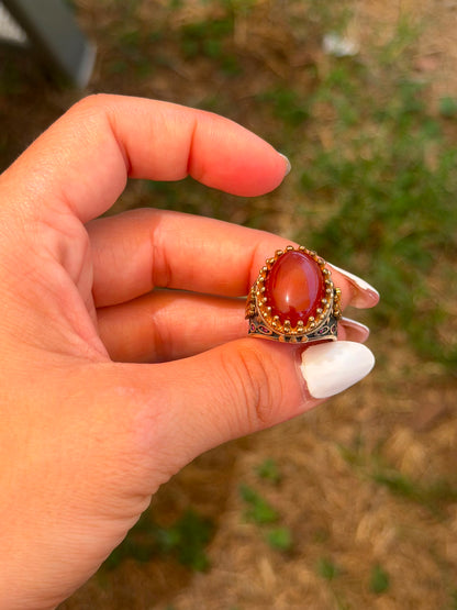 Anello in Argento 925 e Bronzo con Corniola, Zirconi Fuxia e Corona Laterale