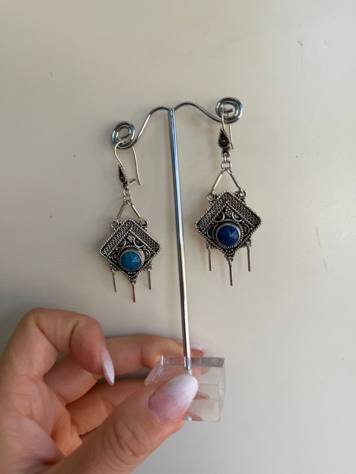 Orecchini pendenti in argento 925 con pietra lapis lazuli blu