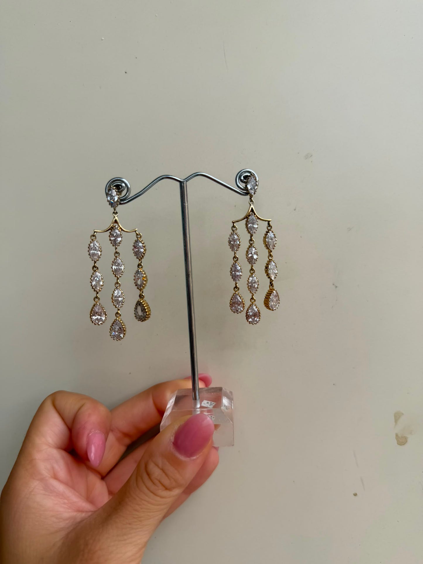 Orecchini in Argento 925 Dorati con Punti Luce Bianchi – Pezzo Unico