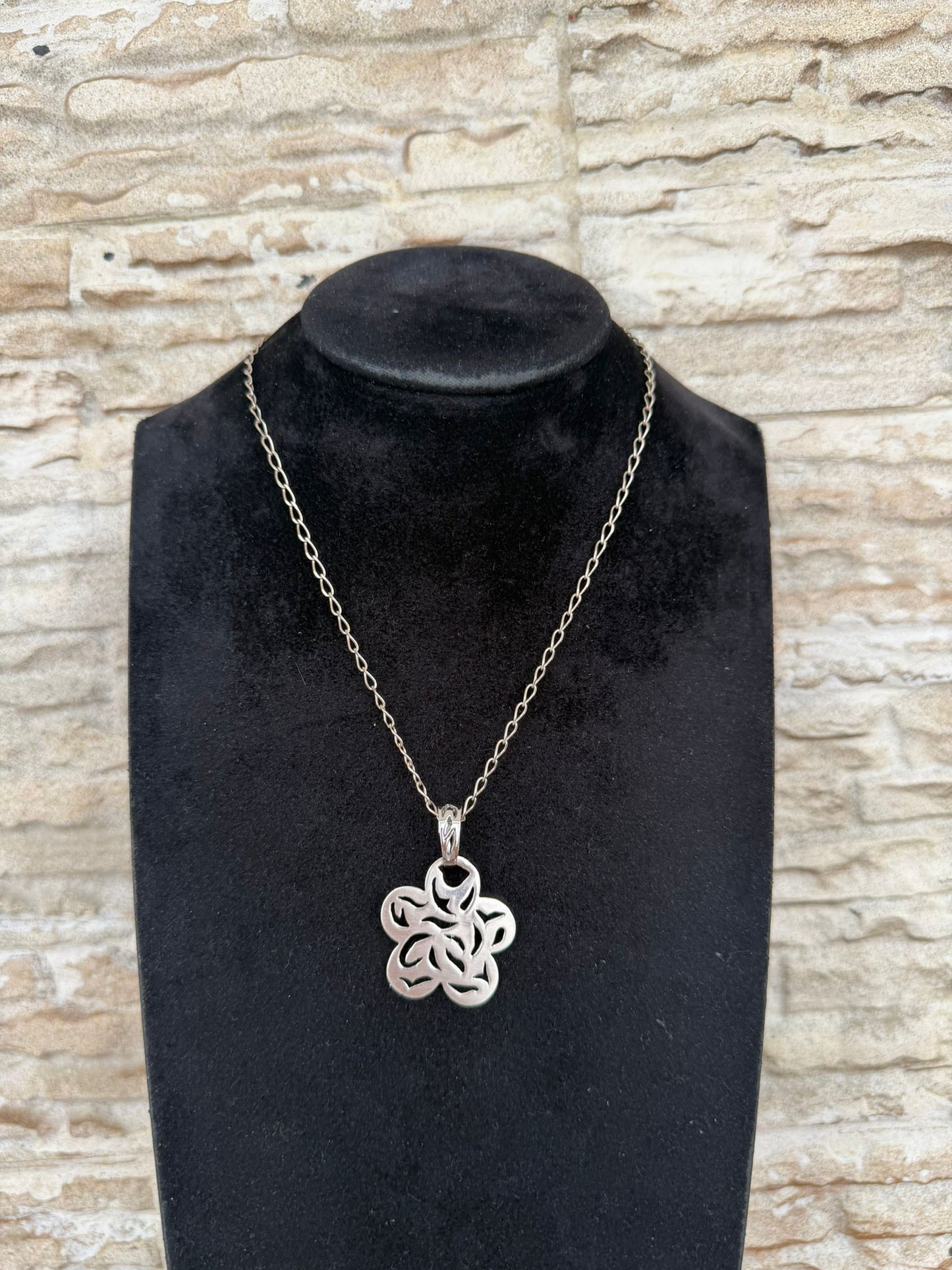 Collana in argento 925 con ciondolo fiore