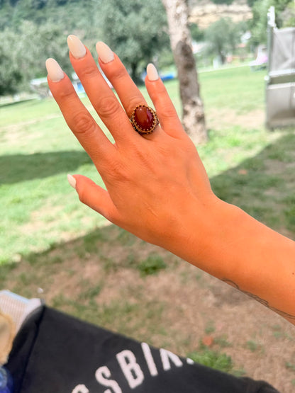 Anello in Argento 925 e Bronzo con Corniola, Zirconi Fuxia e Corona Laterale