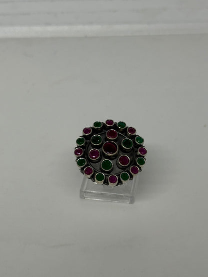 Anello in argento 925 radice di rubino e smeraldo verde