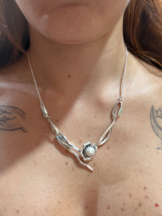 Collana in Argento 925 con Perla Bianca e Fiore