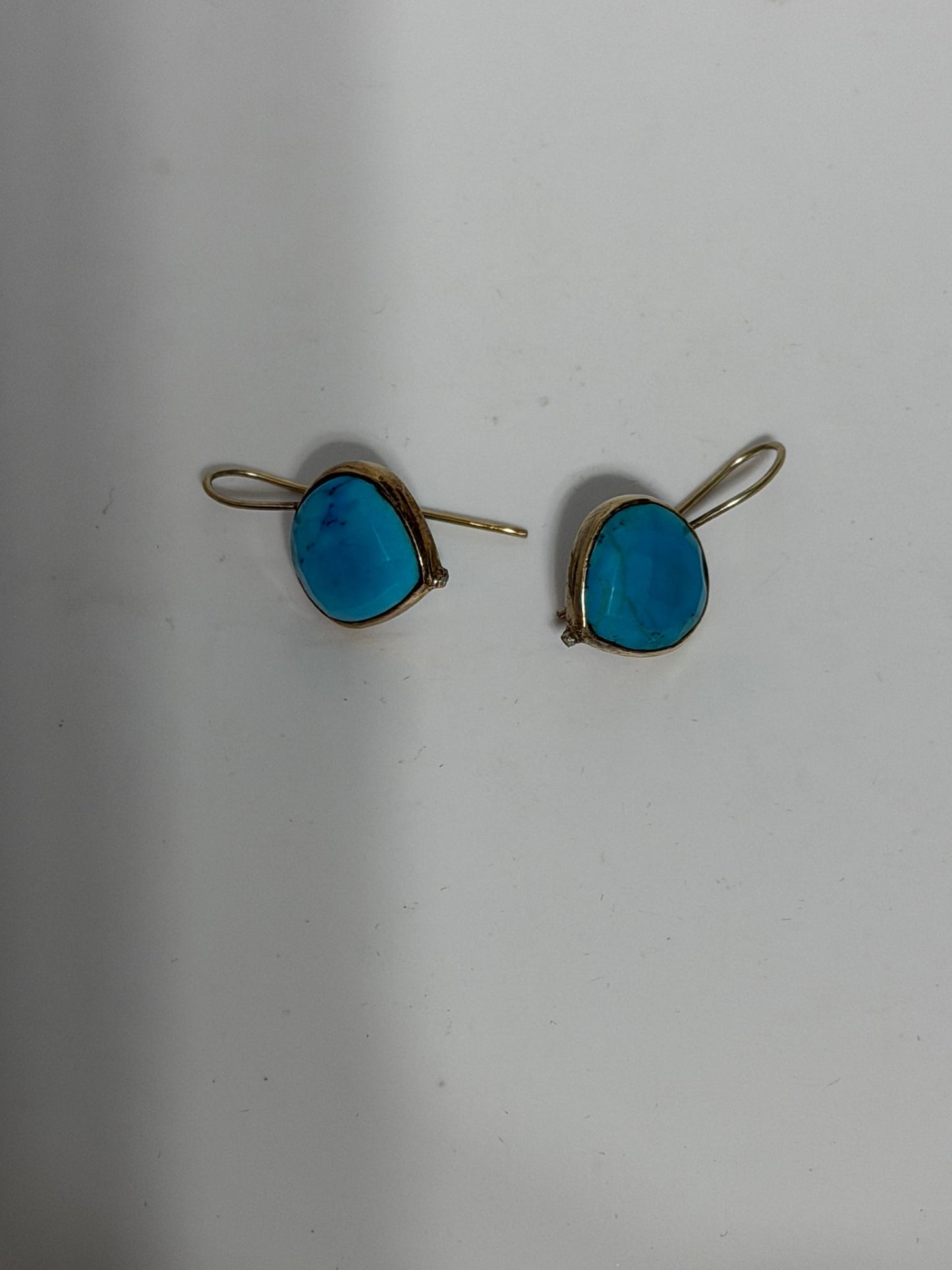 Orecchini a Goccia in Argento 925 con Turchese Sfaccettato – Chiusura Monachella