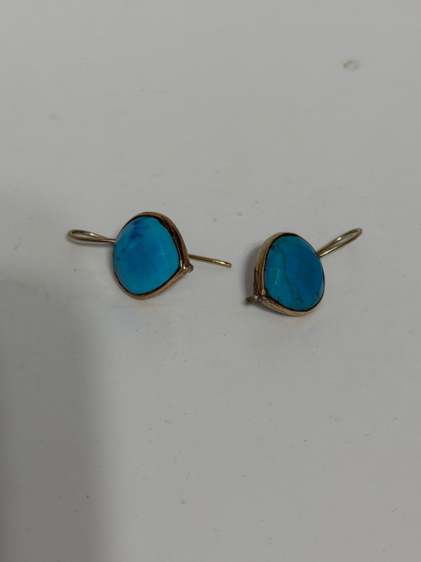 Orecchini a Goccia in Argento 925 con Turchese Sfaccettato – Chiusura Monachella