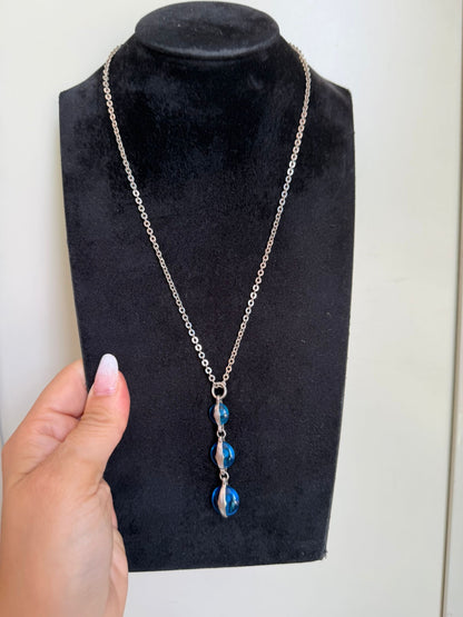 Collana in argento 925 con ciondolo e pietre blu