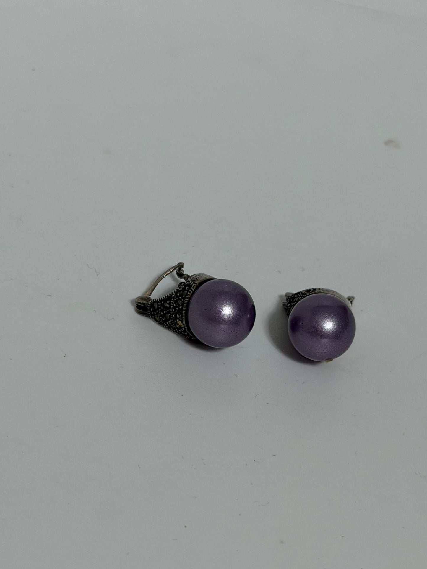 Orecchini in Argento 925 con Marcasiti e Perle Viola – Stile Retrò
