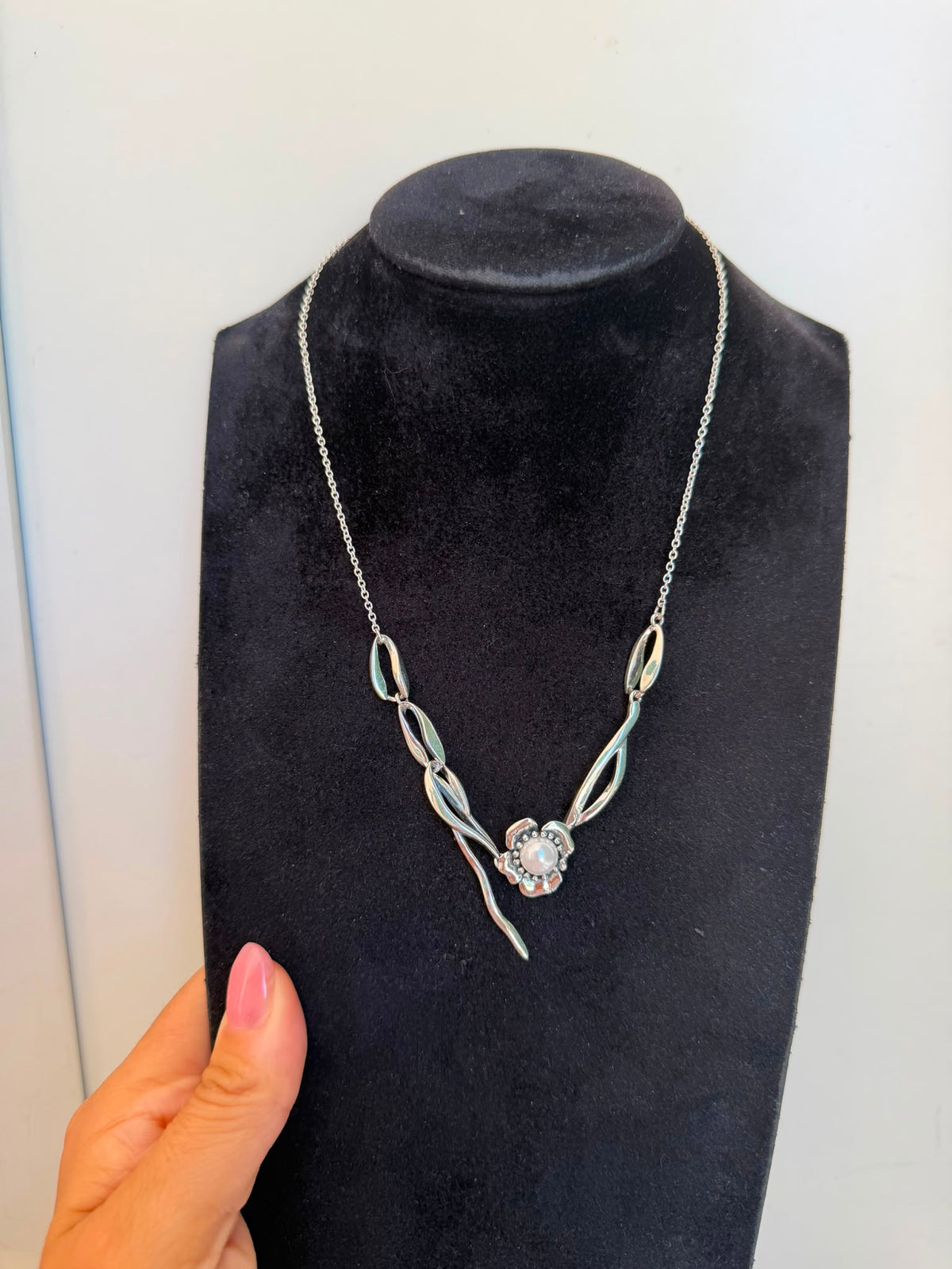 Collana in Argento 925 con Perla Bianca e Fiore
