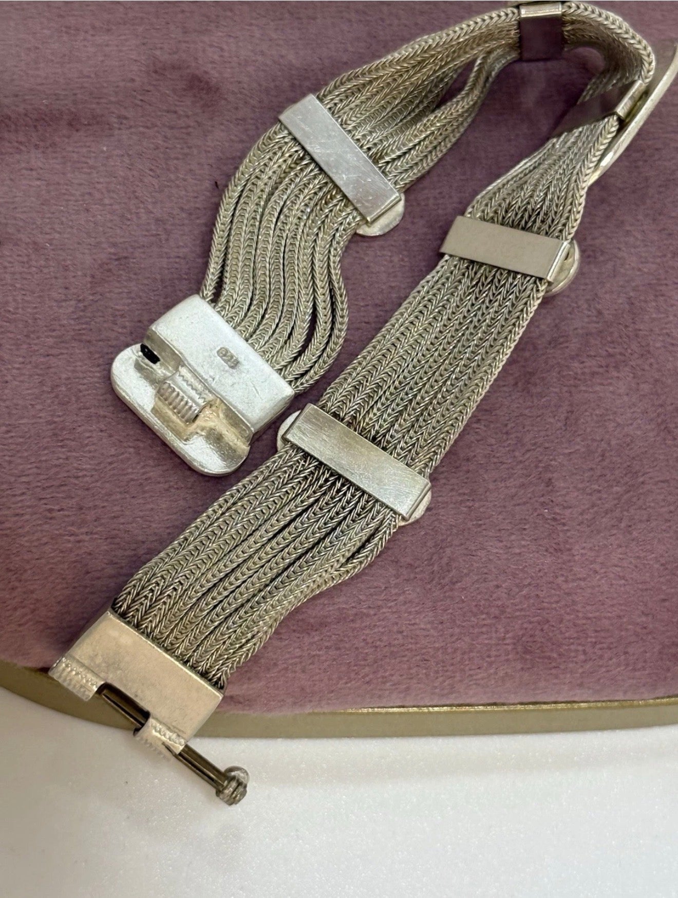 Bracciale Doppio Filo in Argento 925 con Targhette Floreali Brunite – 18 cm