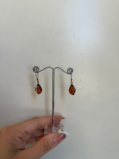 Orecchini Pendenti in Argento 925 con Pietra Ambra Naturale – Calore e Luce