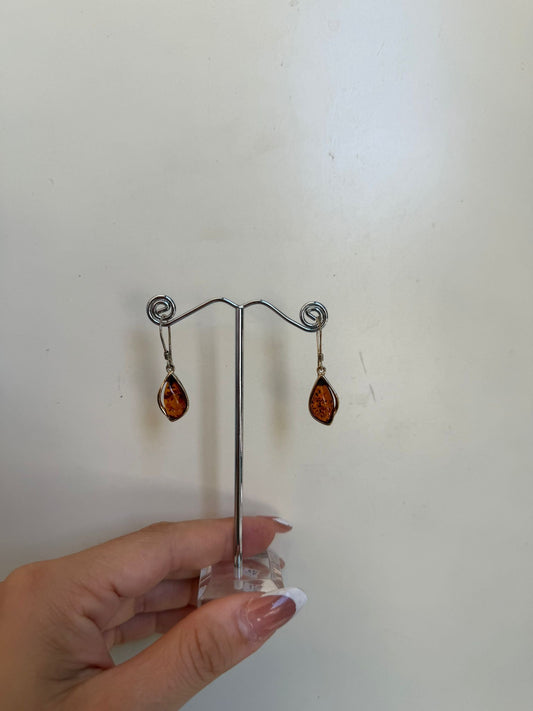 Orecchini Pendenti in Argento 925 con Pietra Ambra Naturale – Calore e Luce