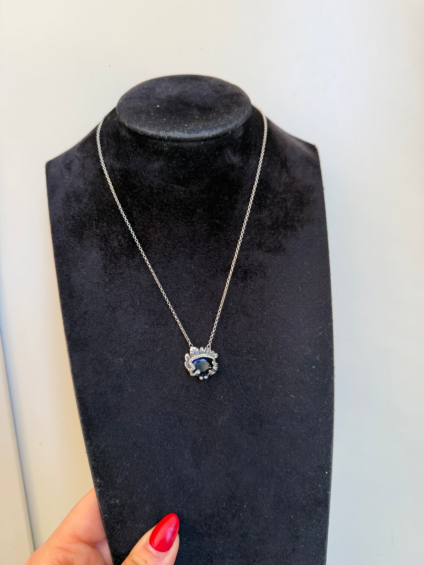 Collana in argento 925 con serpente e zaffiro blu – Pezzo Unico