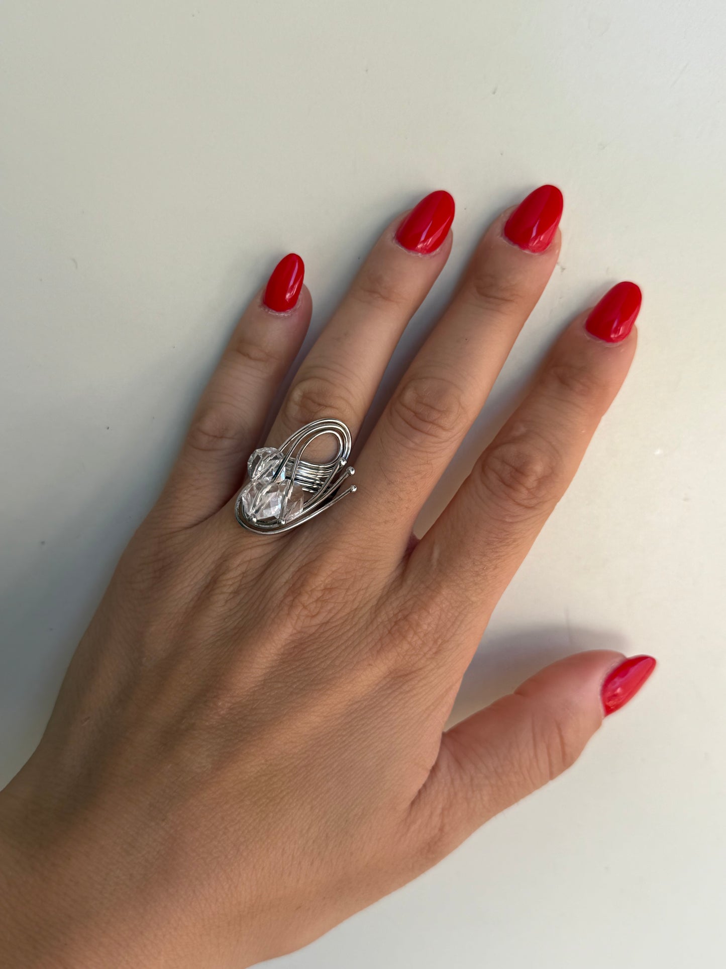 Anello in Argento 925 con Pietre Bianche Incastonate – Eleganza Senza Tempo