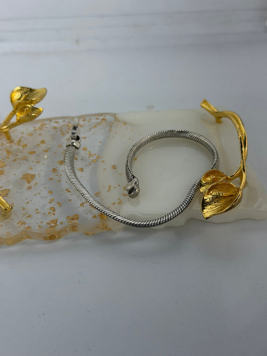 Bracciale Topo Schiacciato in Argento 925 – Design Unico Artigianale