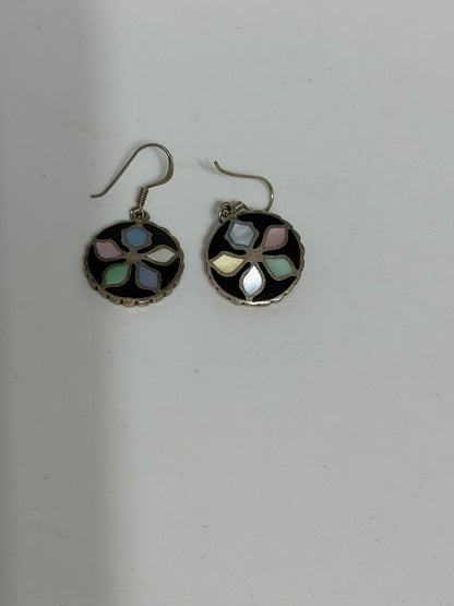 Orecchini in Argento 925 Fiore Madreperla Colorata con Smalto Nero