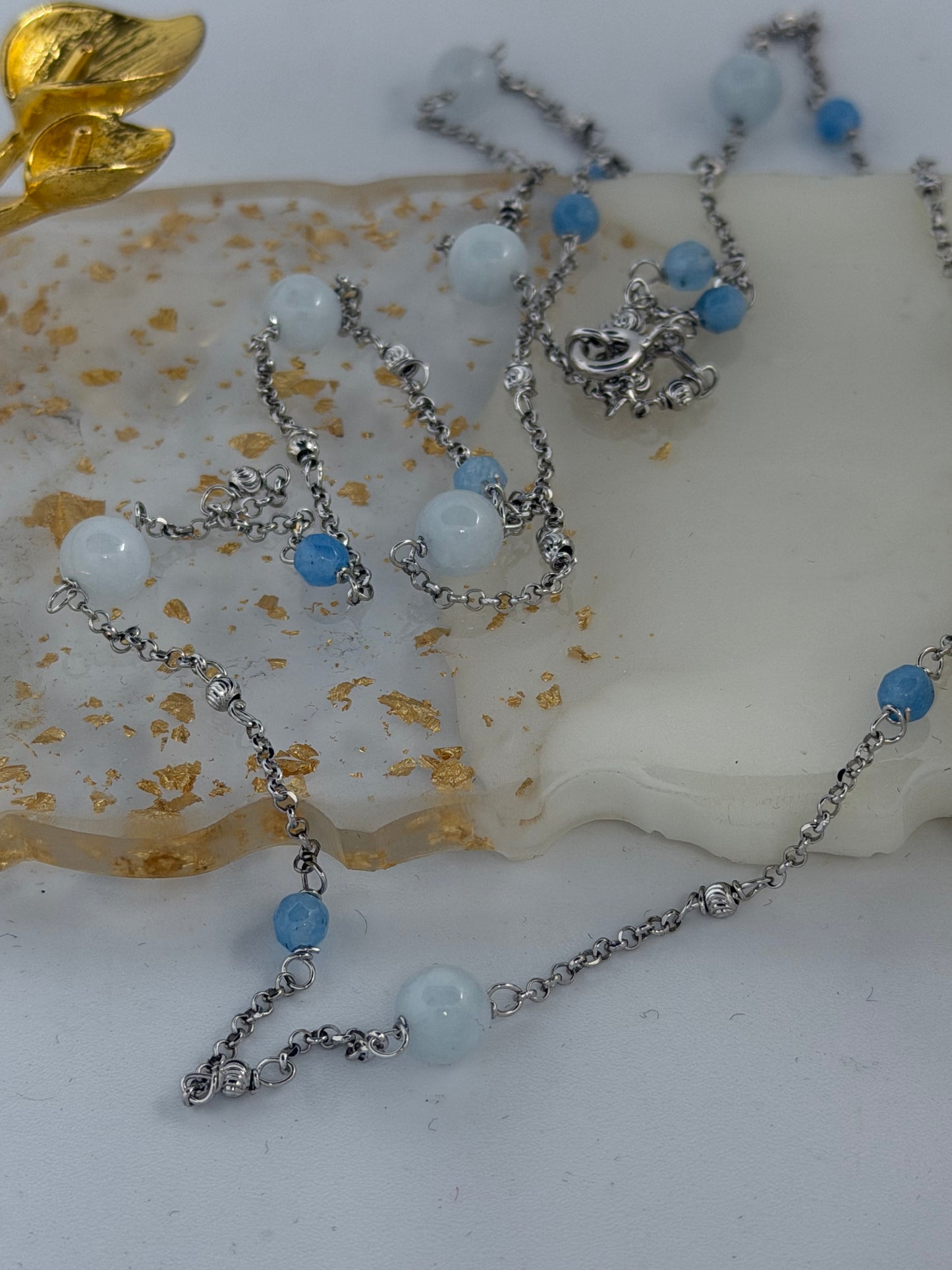 Collana lunga in argento 925 pietre agata blu e calcedonio.