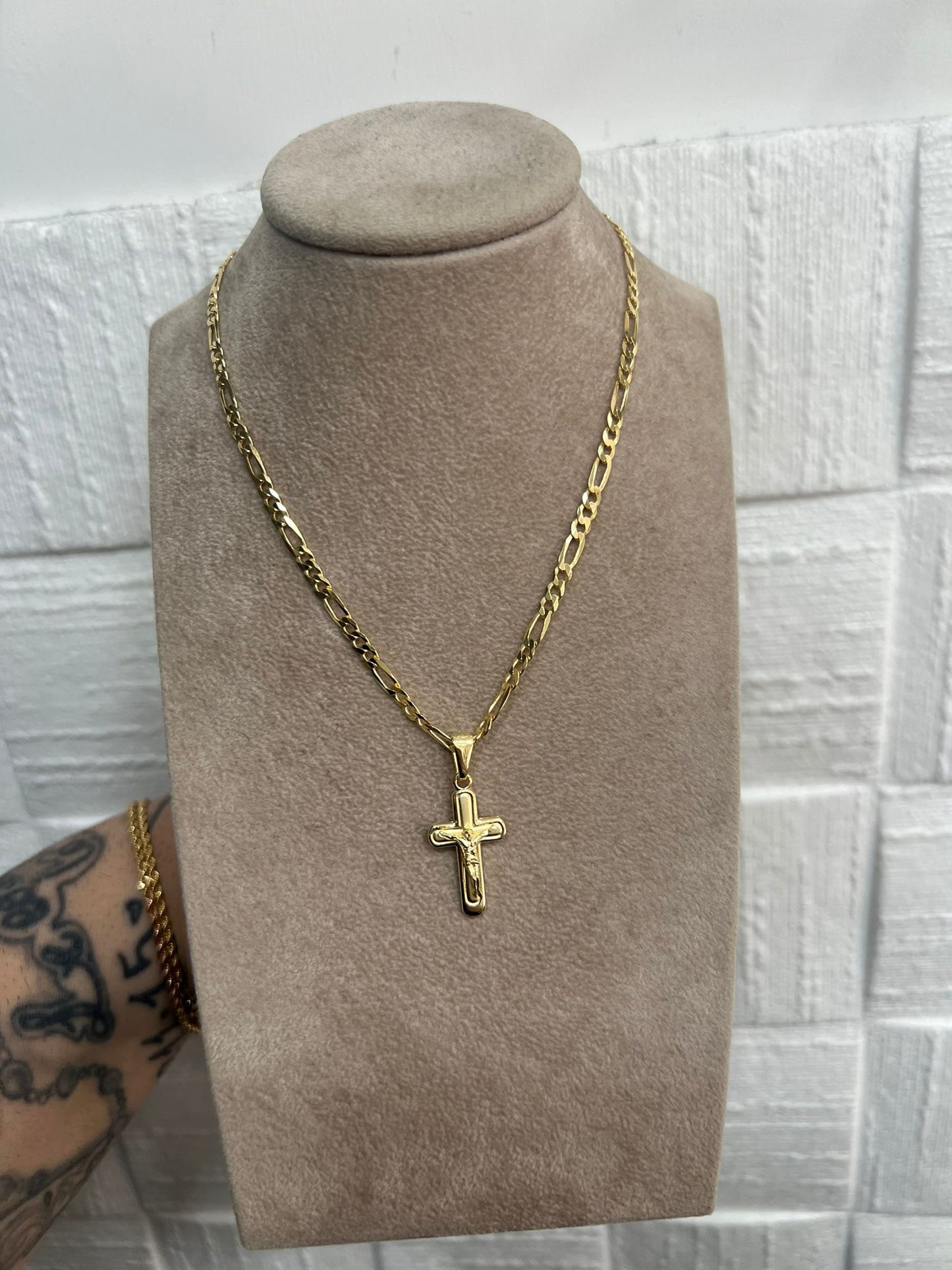 Collana in argento 925 bagnata nell’oro con croce