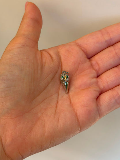 Ciondolo Corno Gufo in Argento 925 con Occhi Verdi – Pezzo Unico