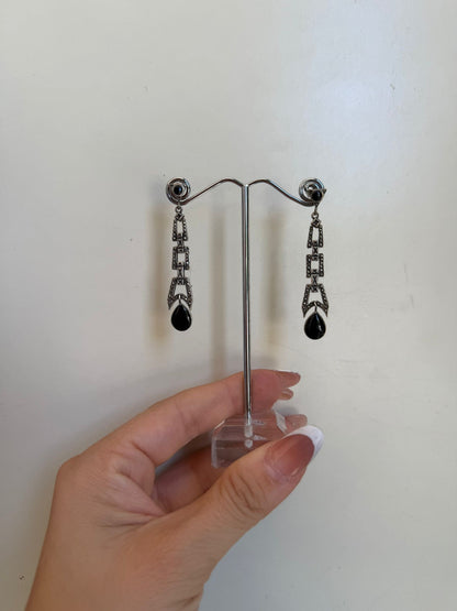 Orecchini Pendenti in Argento 925 con Onice Nero e Marcasiti – Eleganza Dark