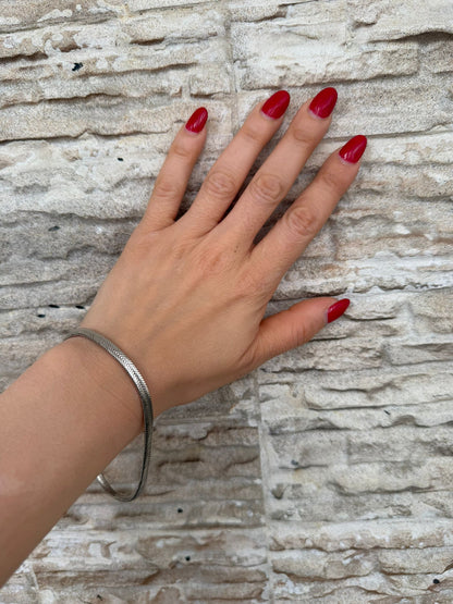 Bracciale Topo Schiacciato in Argento 925 – Design Unico Artigianale
