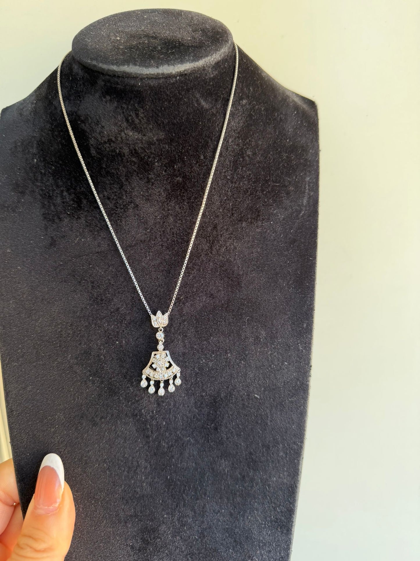Collana in Argento 925 con Ciondolo Art Déco Stile Liberty e Fiore con Pietre Bianche