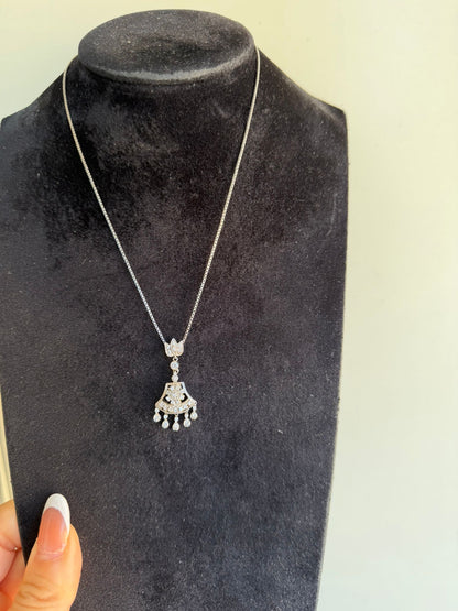 Collana in Argento 925 con Ciondolo Art Déco Stile Liberty e Fiore con Pietre Bianche