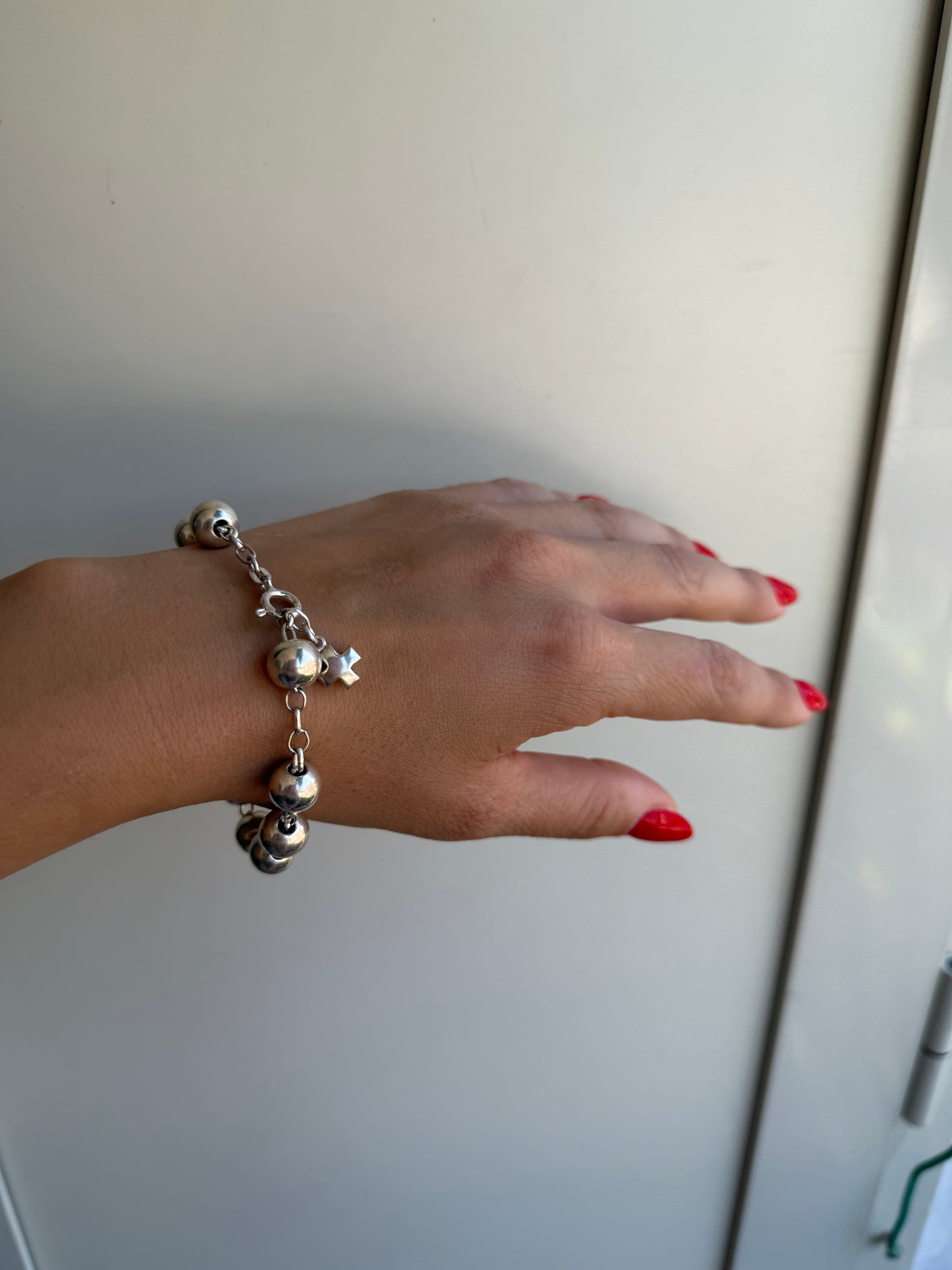 Bracciale in Argento 925 Sfere Lisce Grandi con Croce Pendente