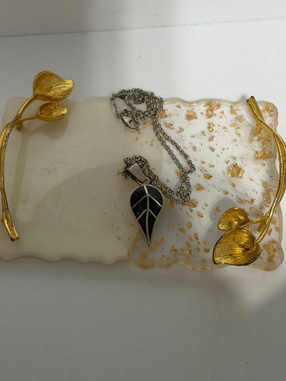 Collana in Argento 925 con Ciondolo Foglia di Pietra