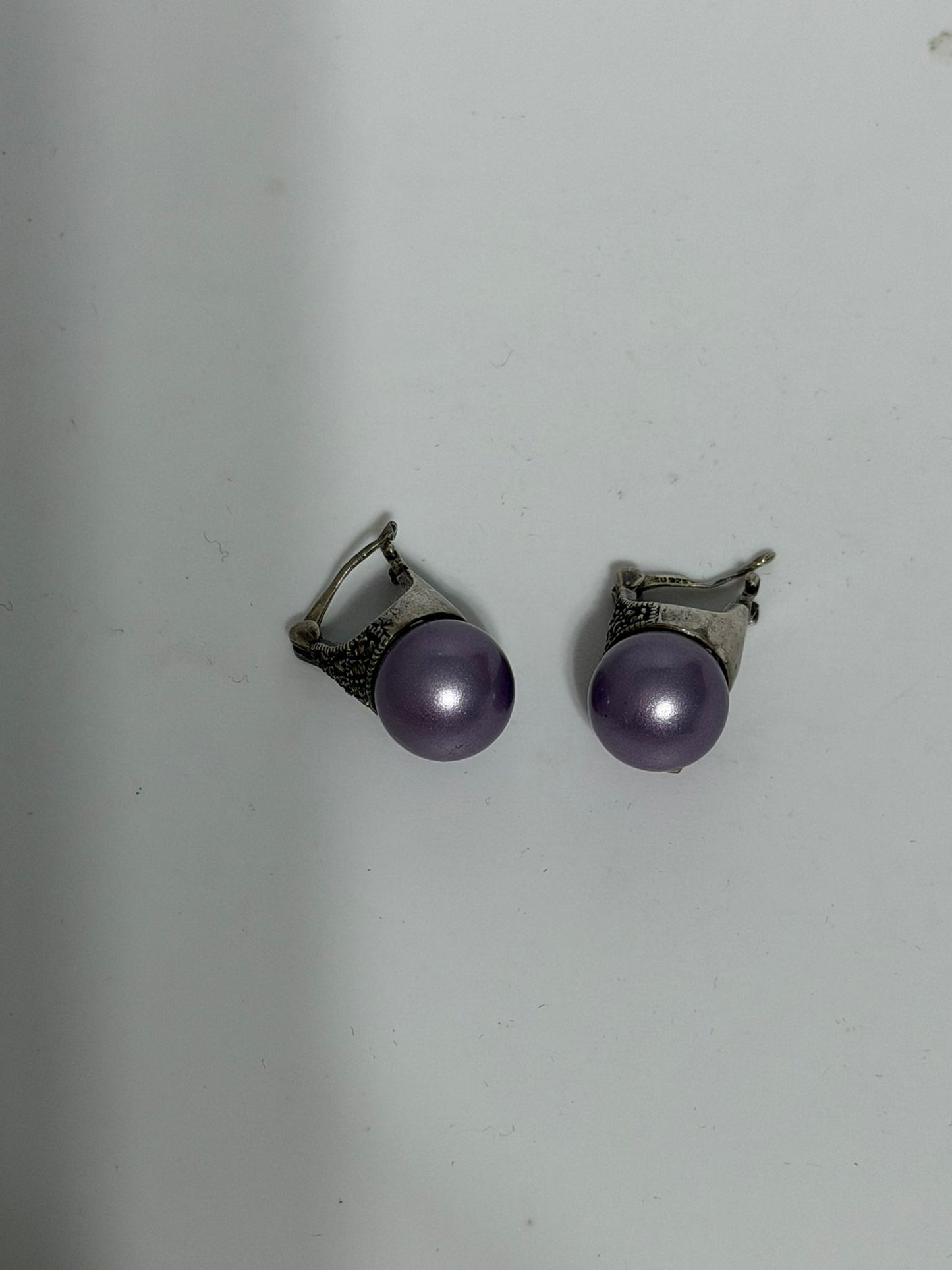 Orecchini in Argento 925 con Marcasiti e Perle Viola – Stile Retrò