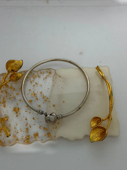 Bracciale Rigido a Cerchio Cuore in Argento 925 Pandora – Pezzo Unico