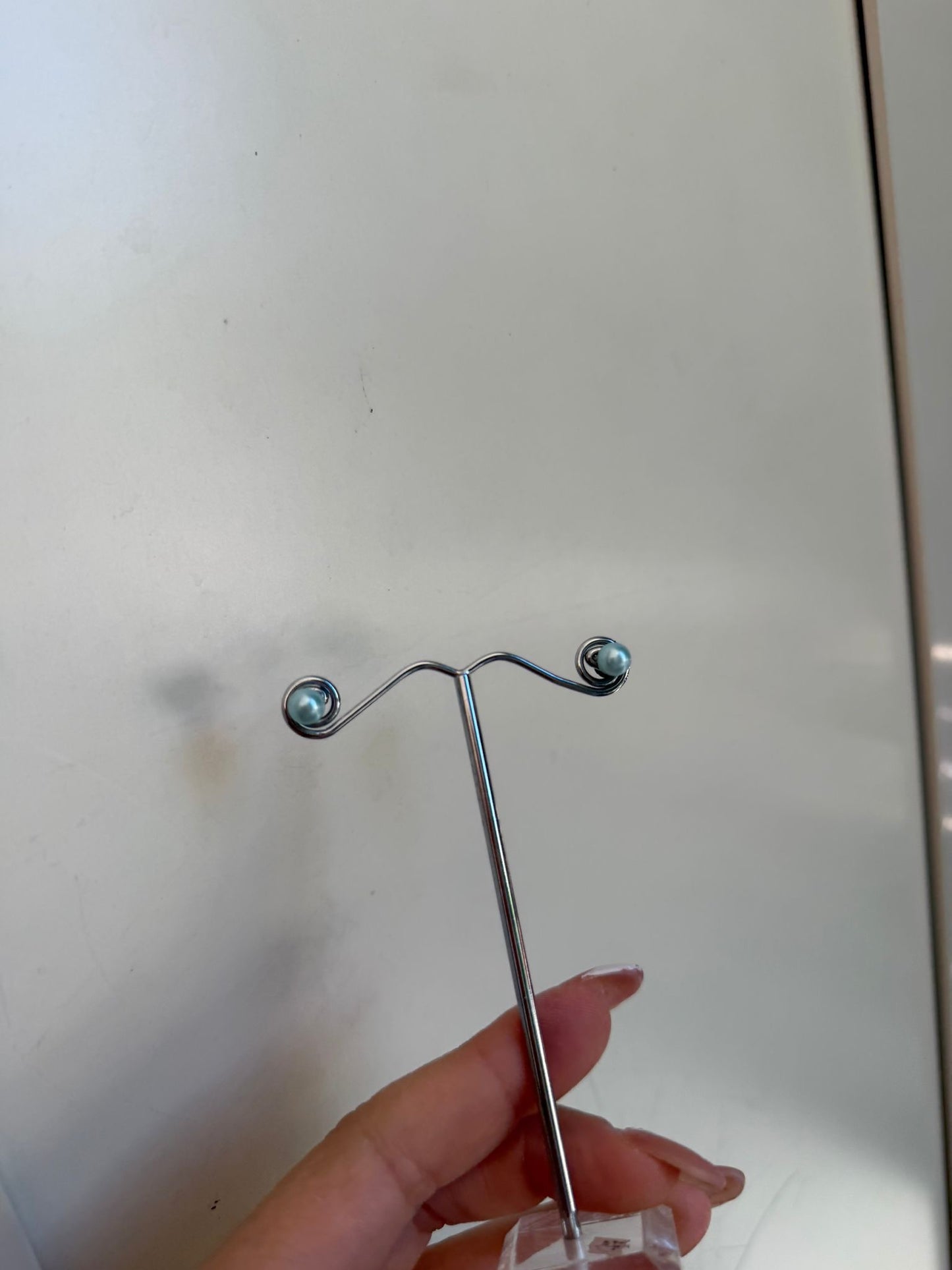 Orecchini in Argento 925 con Perla Azzurra – Delicatezza e Stile