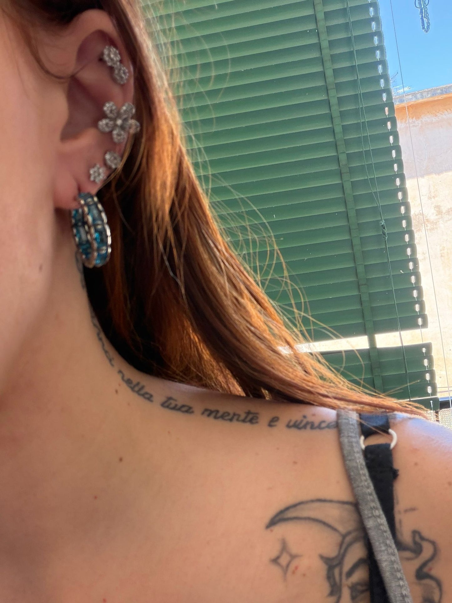Orecchini a Cerchio in Argento 925 con Pietre Topazio Azzurro