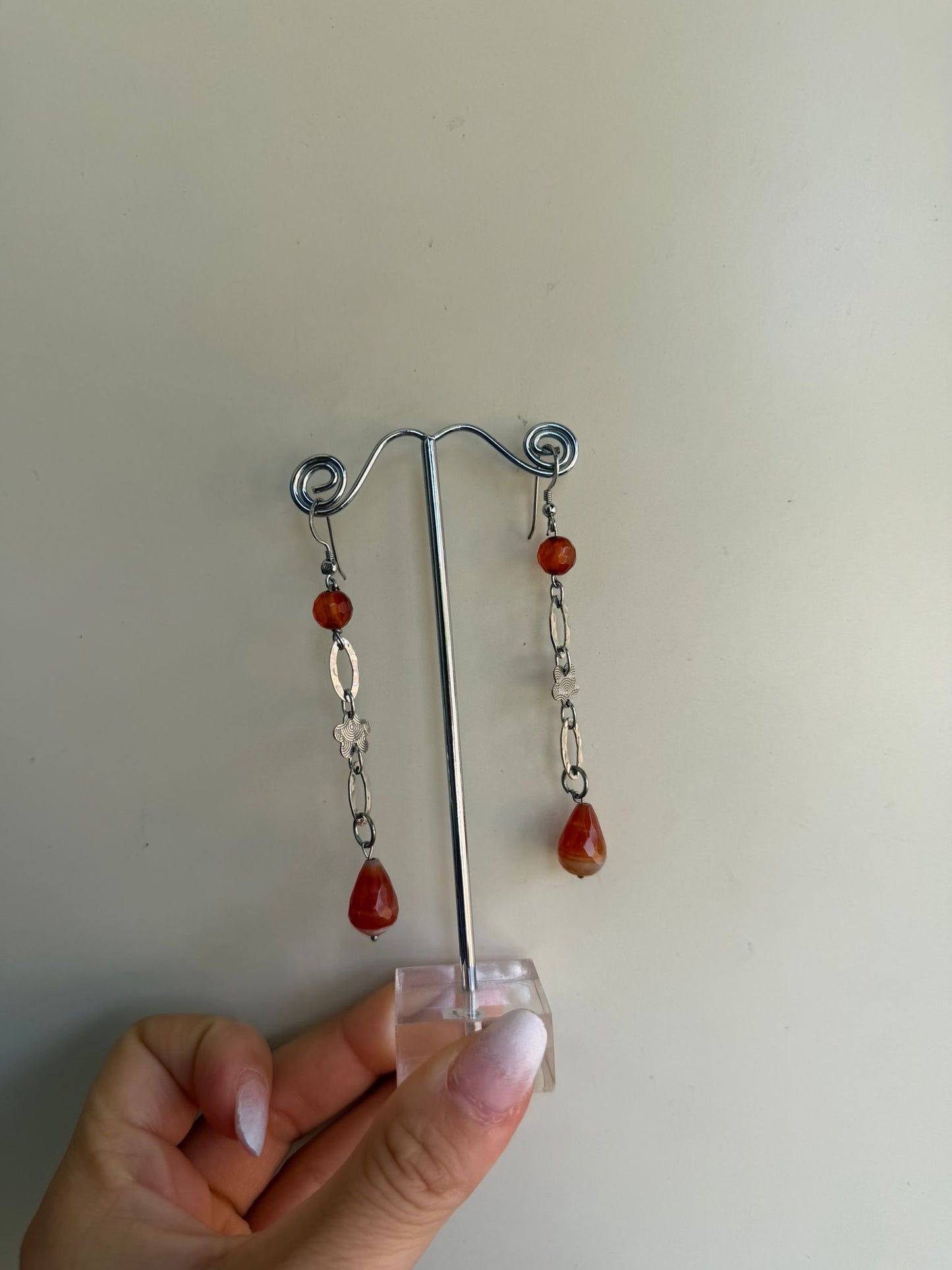 Orecchini pendenti in argento 925 con corniola