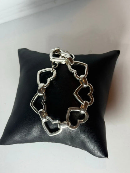 Bracciale Bombato in Argento 925 con Cuori Traforati – 20/21 cm