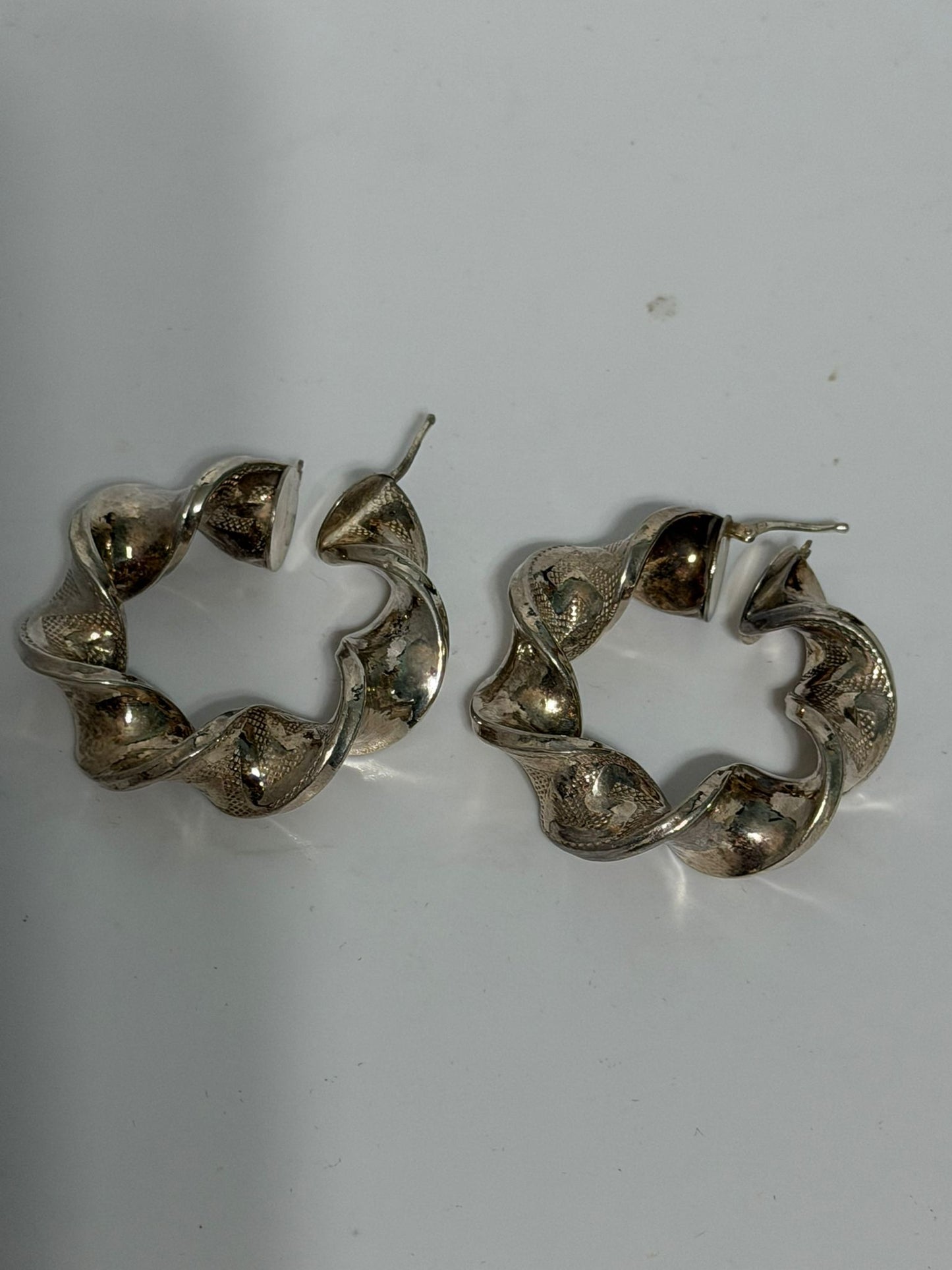 Orecchini Intrecciati in Argento 925 – Design Artigianale Unico