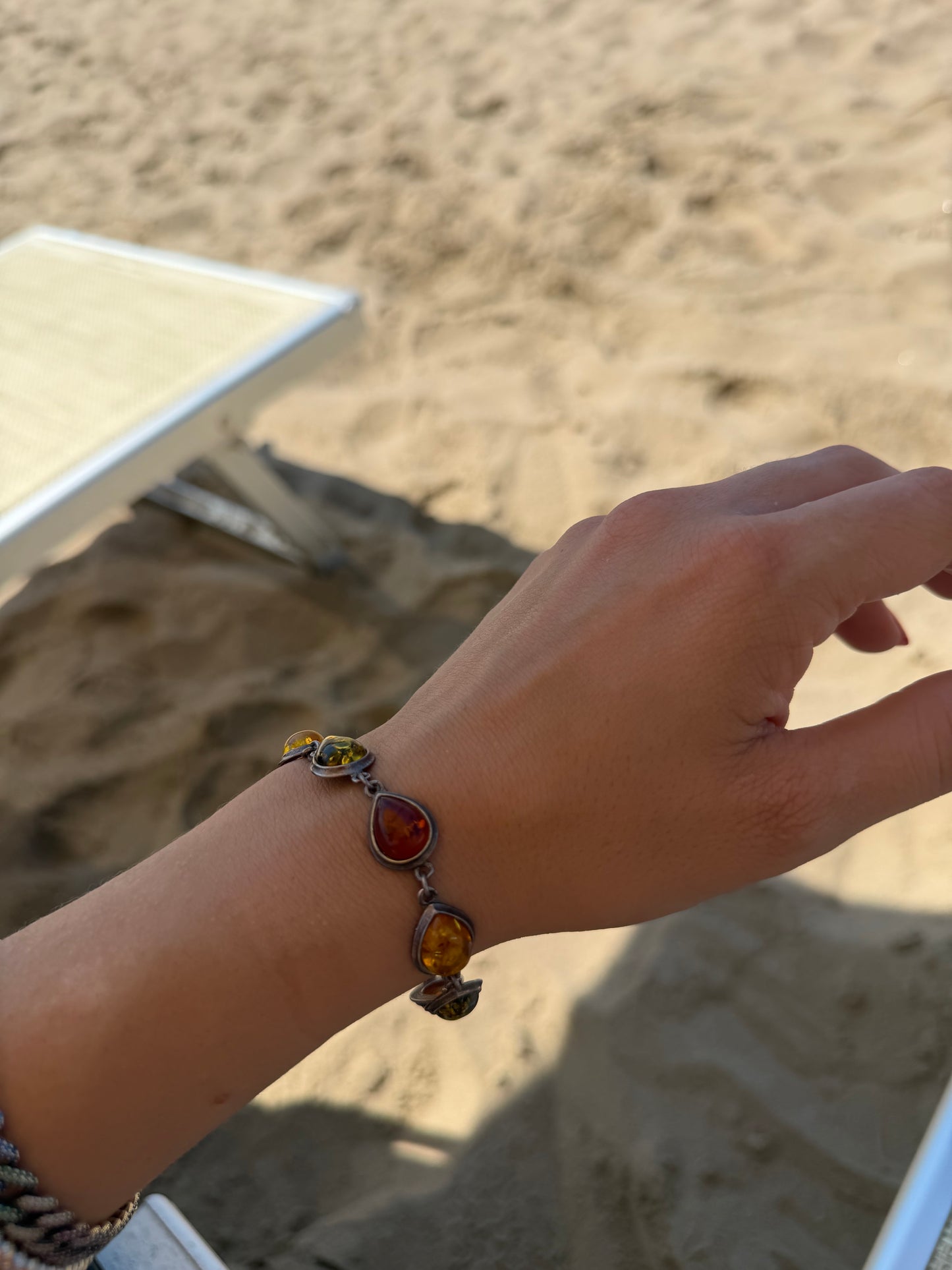 Bracciale in Argento 925 con Ambra Baltica a Tre Colori – Marrone, Gialla e Verde