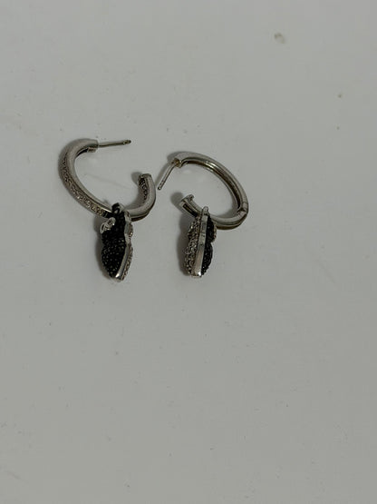 Orecchini a Cerchio in Argento 925 con Gufo Pendente e Zirconi – Simbolo di Saggezza