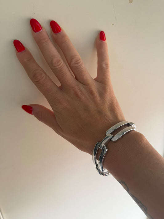 Bracciale schiava in argento 925 con targhette traforate
