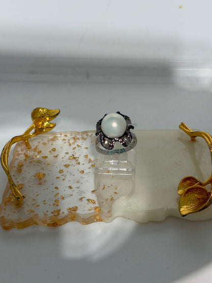 Anello in Argento 925 con Perla Bianca e Pietre Fuxia – Pezzo Unico