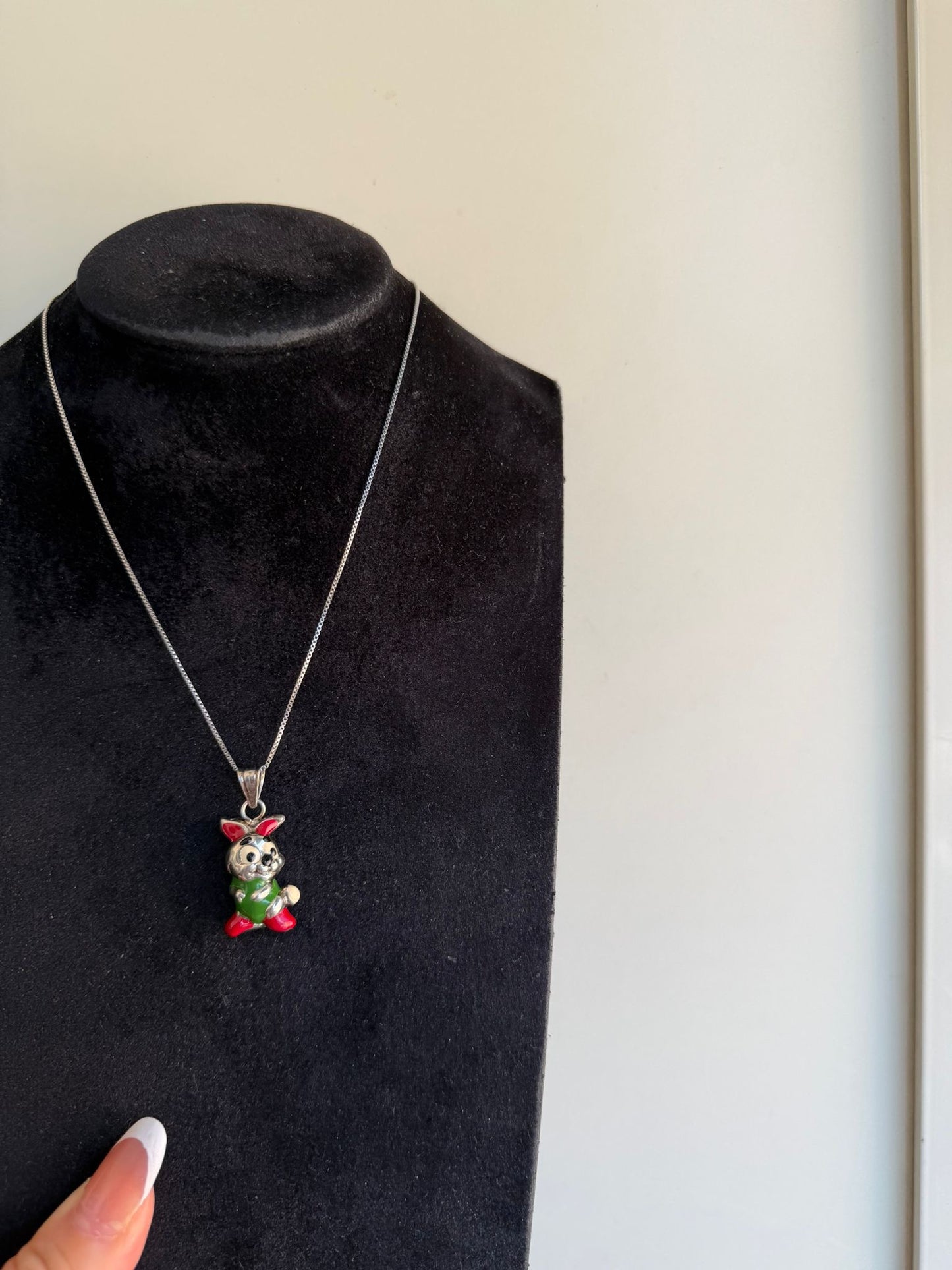 Collana in argento 925 con con coniglio bombato smaltato