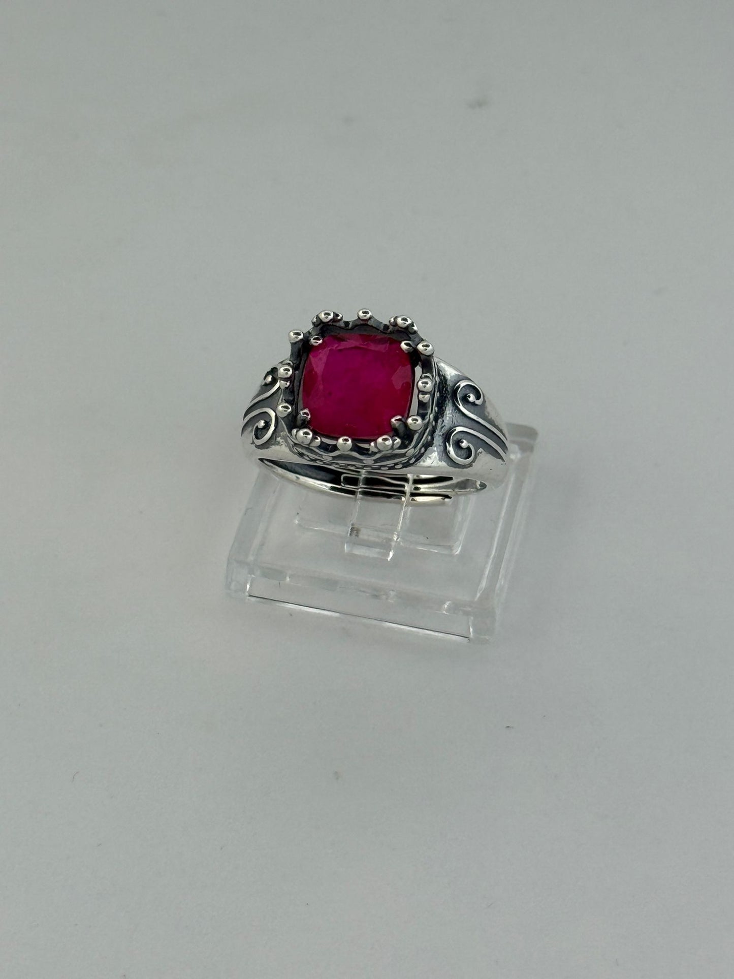 Anello in argento 925 corona con pietra fuxia