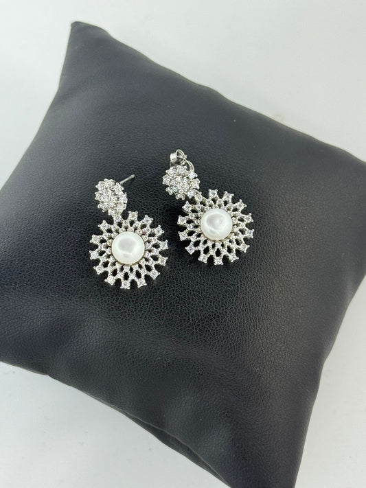 Orecchini perla in argento 925 e zirconi