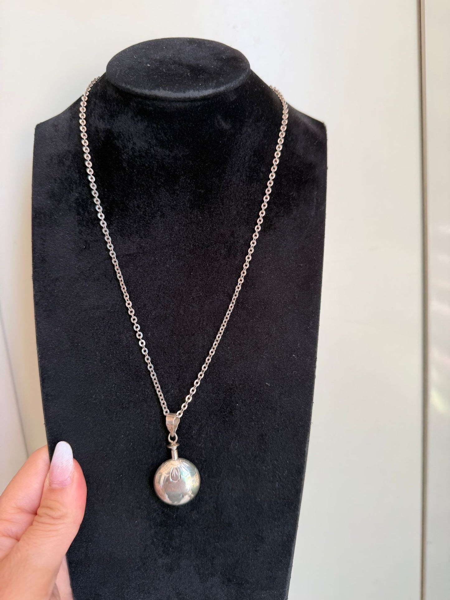 Collana in argento 925 con ciondolo portaprofumo