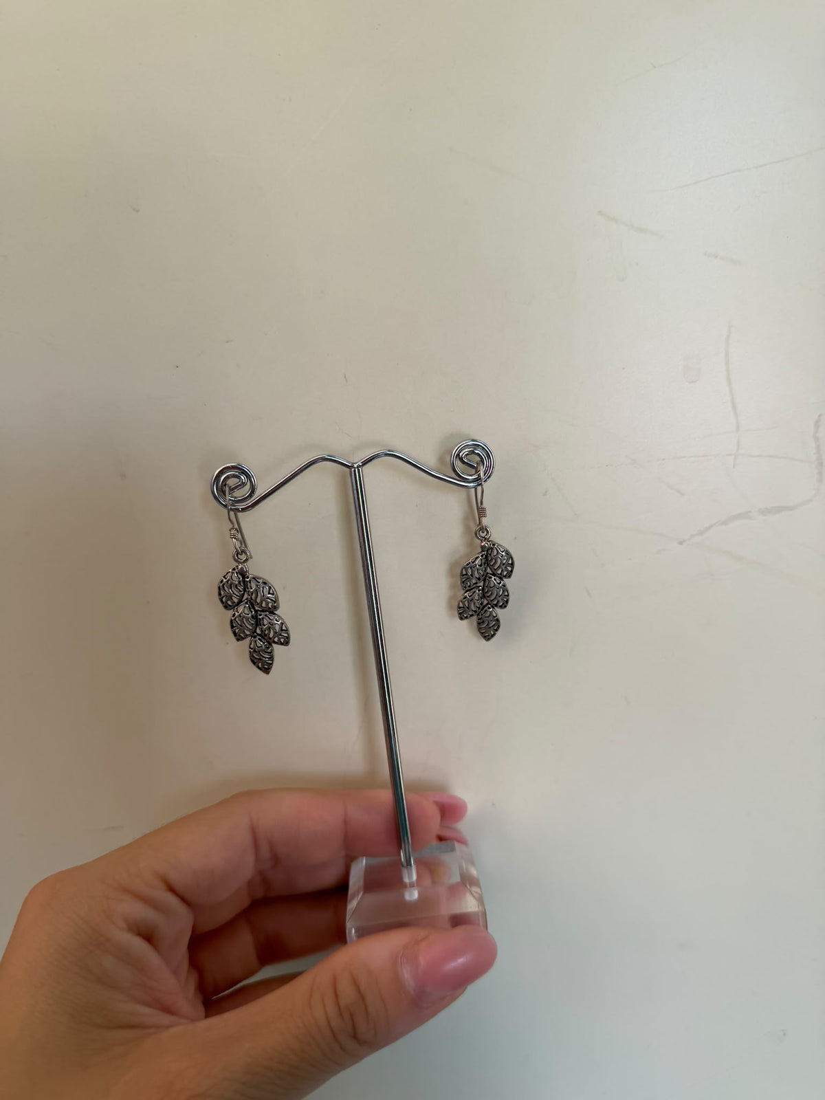 Orecchini a foglia in argento 925 – Design artigianale, pezzo unico